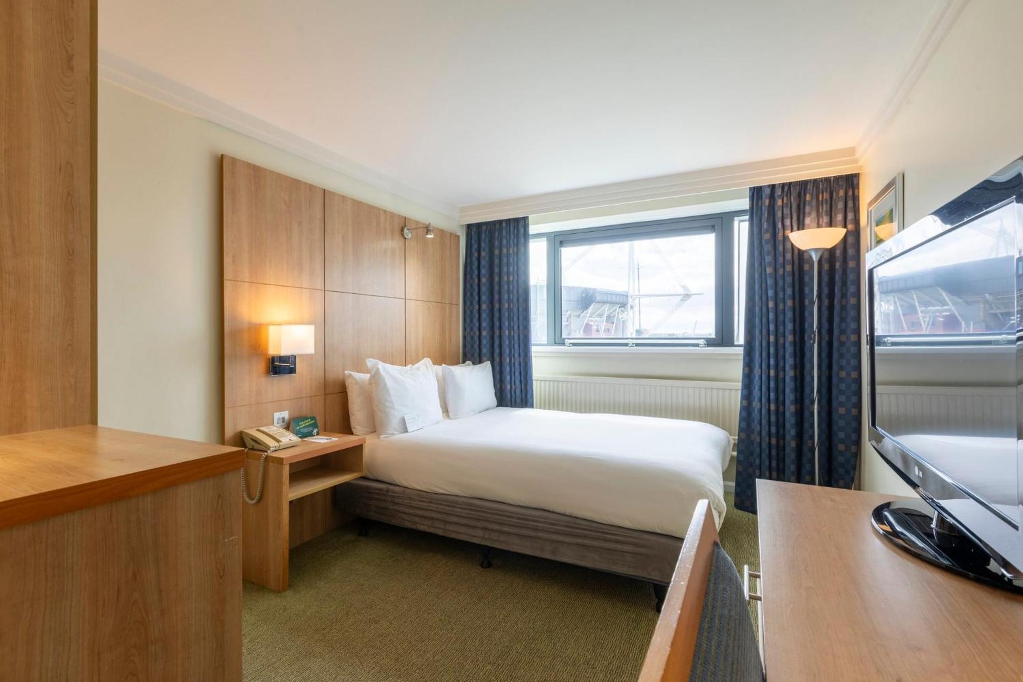 Holiday Inn Cardiff City By Ihg Exteriör bild