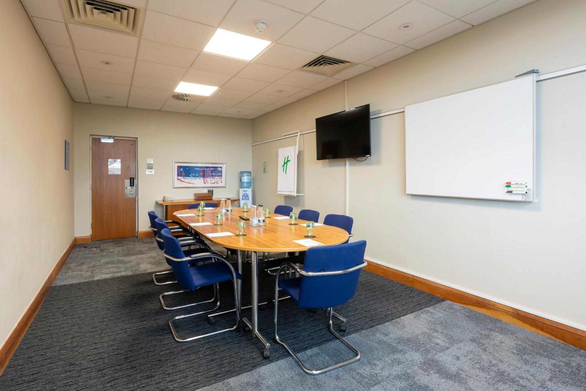 Holiday Inn Cardiff City By Ihg Exteriör bild