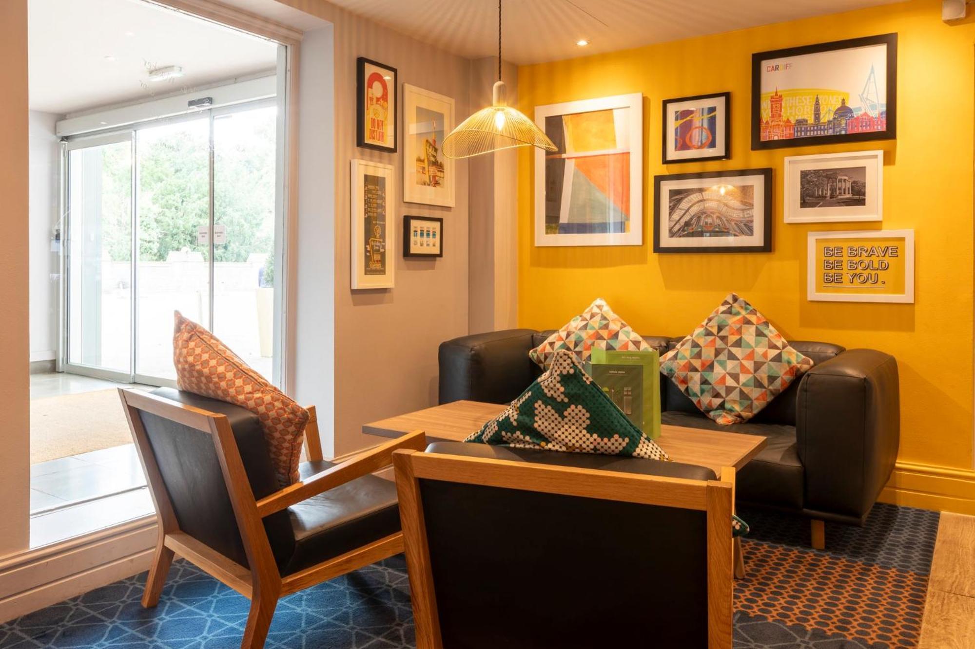 Holiday Inn Cardiff City By Ihg Exteriör bild