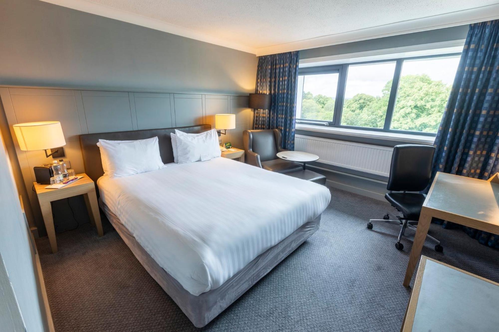 Holiday Inn Cardiff City By Ihg Exteriör bild