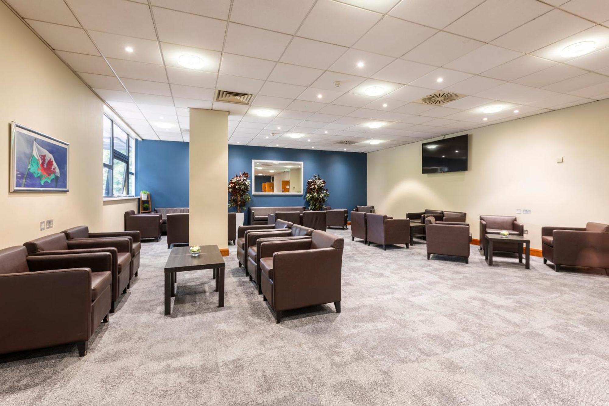 Holiday Inn Cardiff City By Ihg Exteriör bild