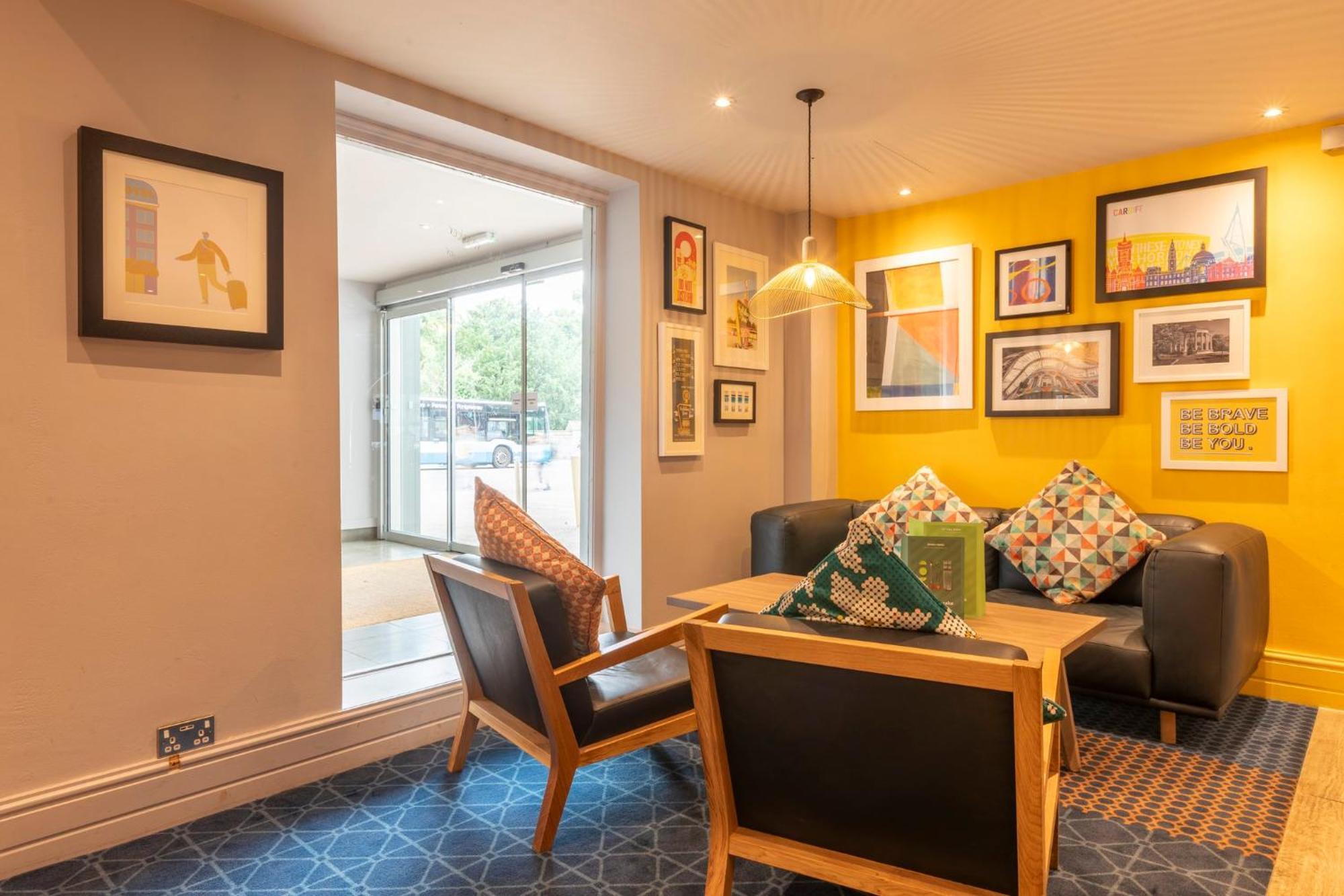 Holiday Inn Cardiff City By Ihg Exteriör bild