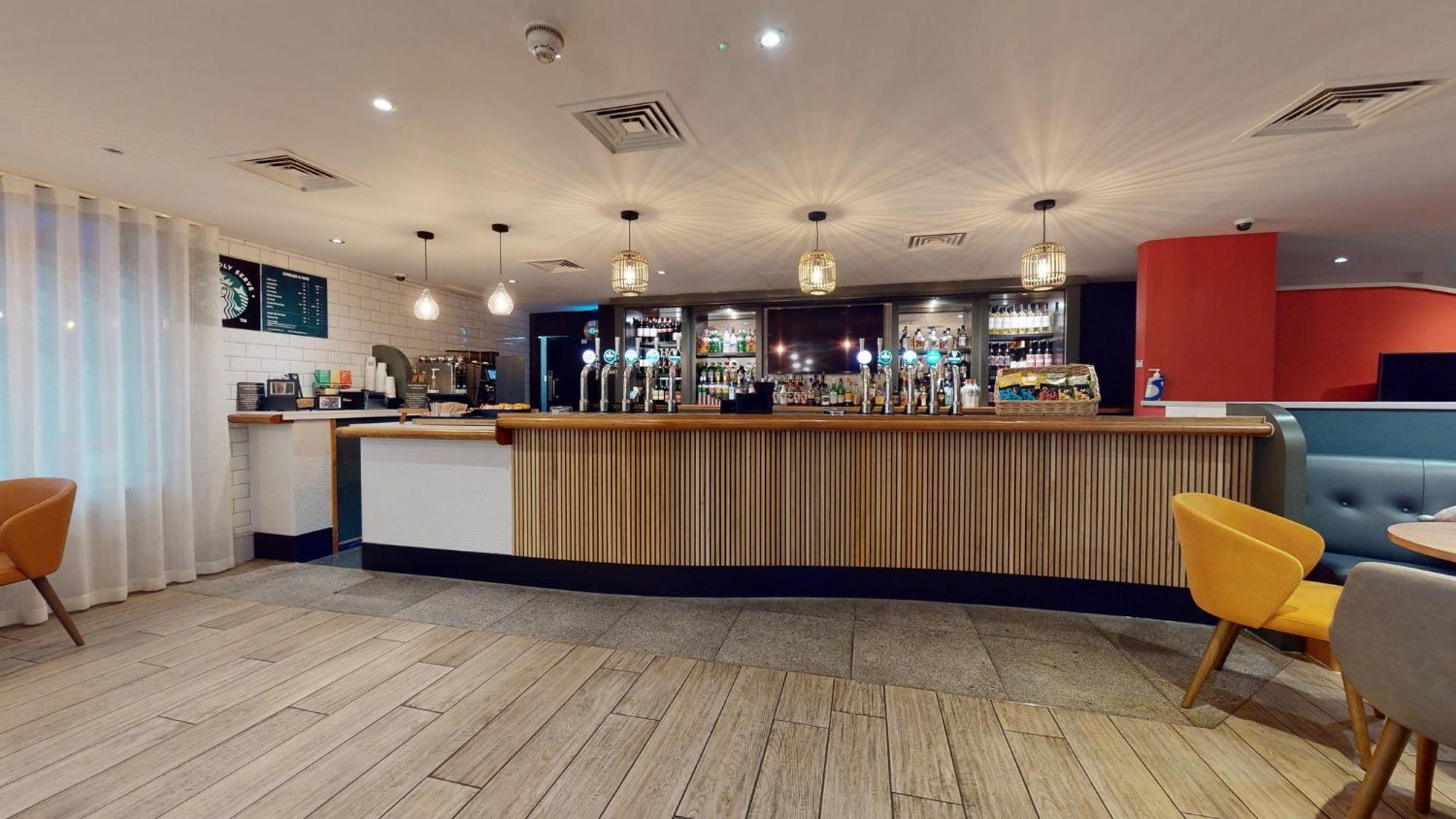 Holiday Inn Cardiff City By Ihg Exteriör bild
