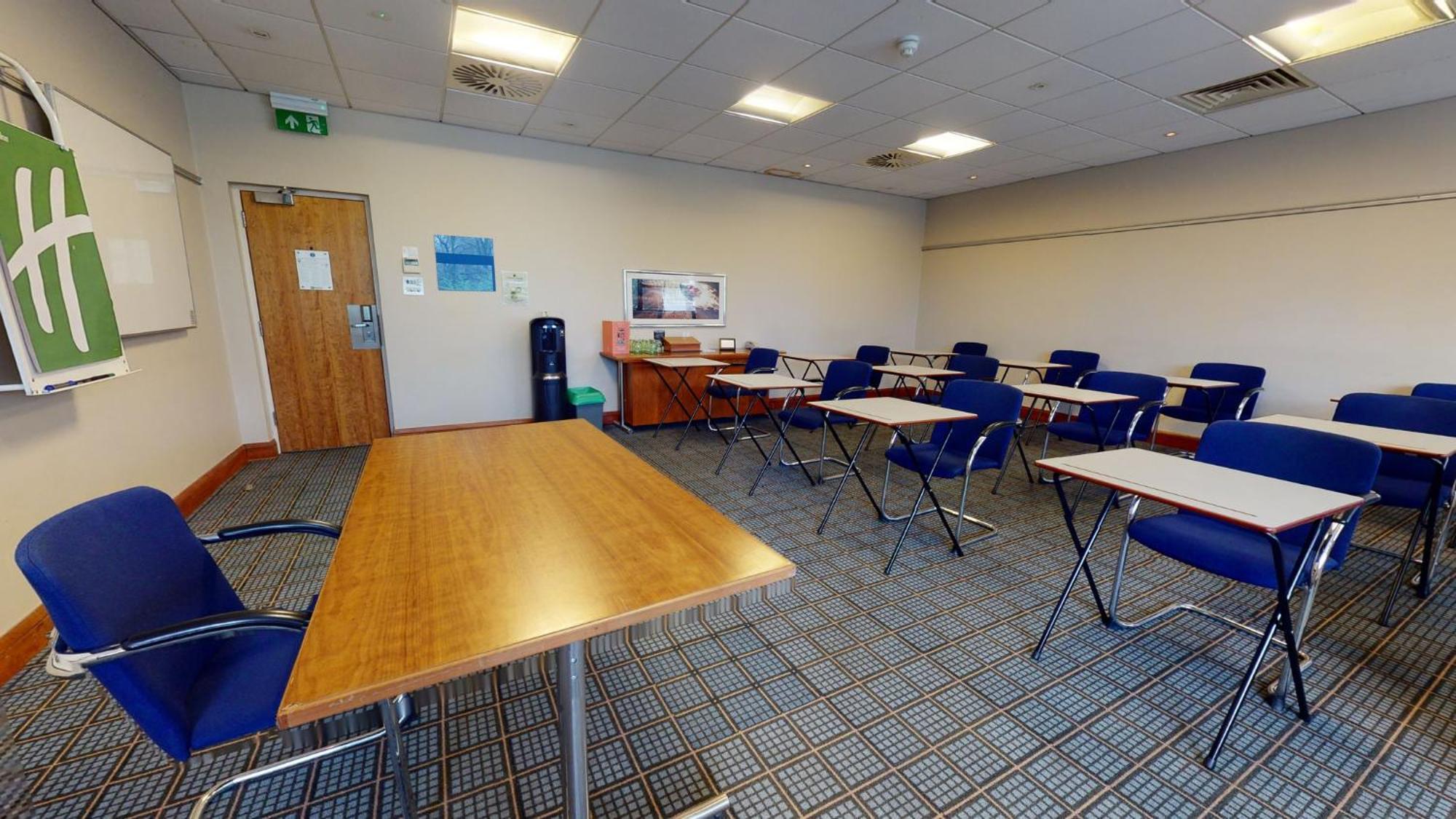 Holiday Inn Cardiff City By Ihg Exteriör bild