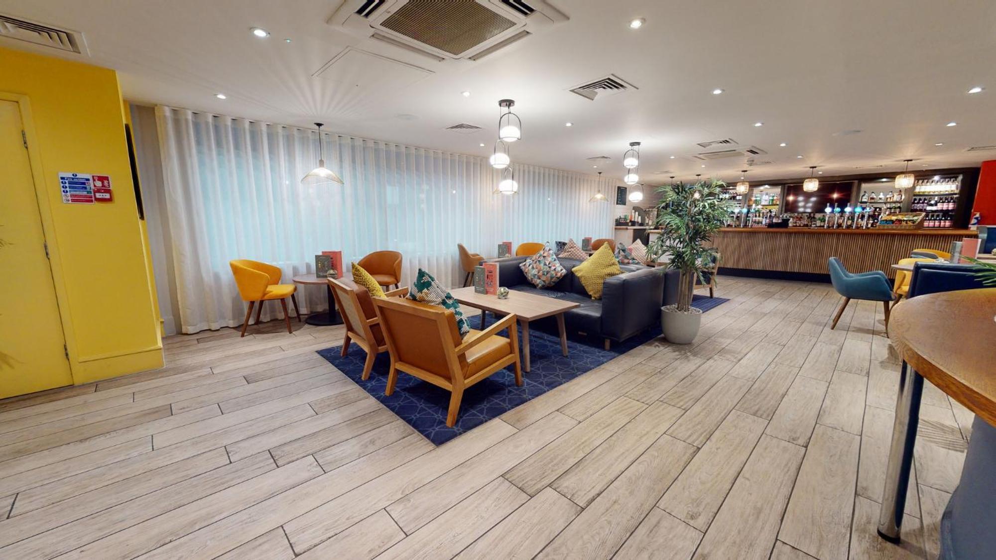 Holiday Inn Cardiff City By Ihg Exteriör bild