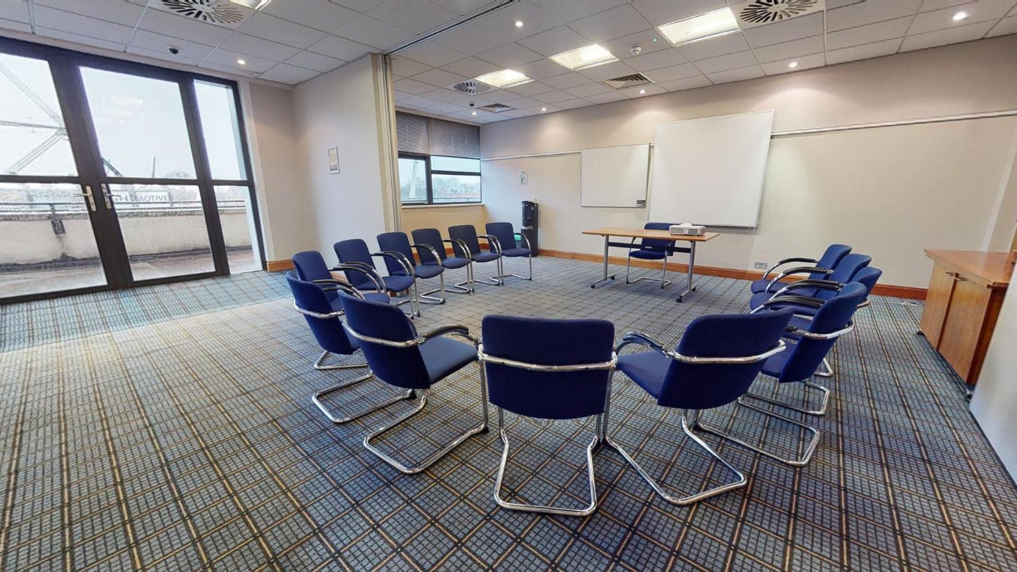 Holiday Inn Cardiff City By Ihg Exteriör bild