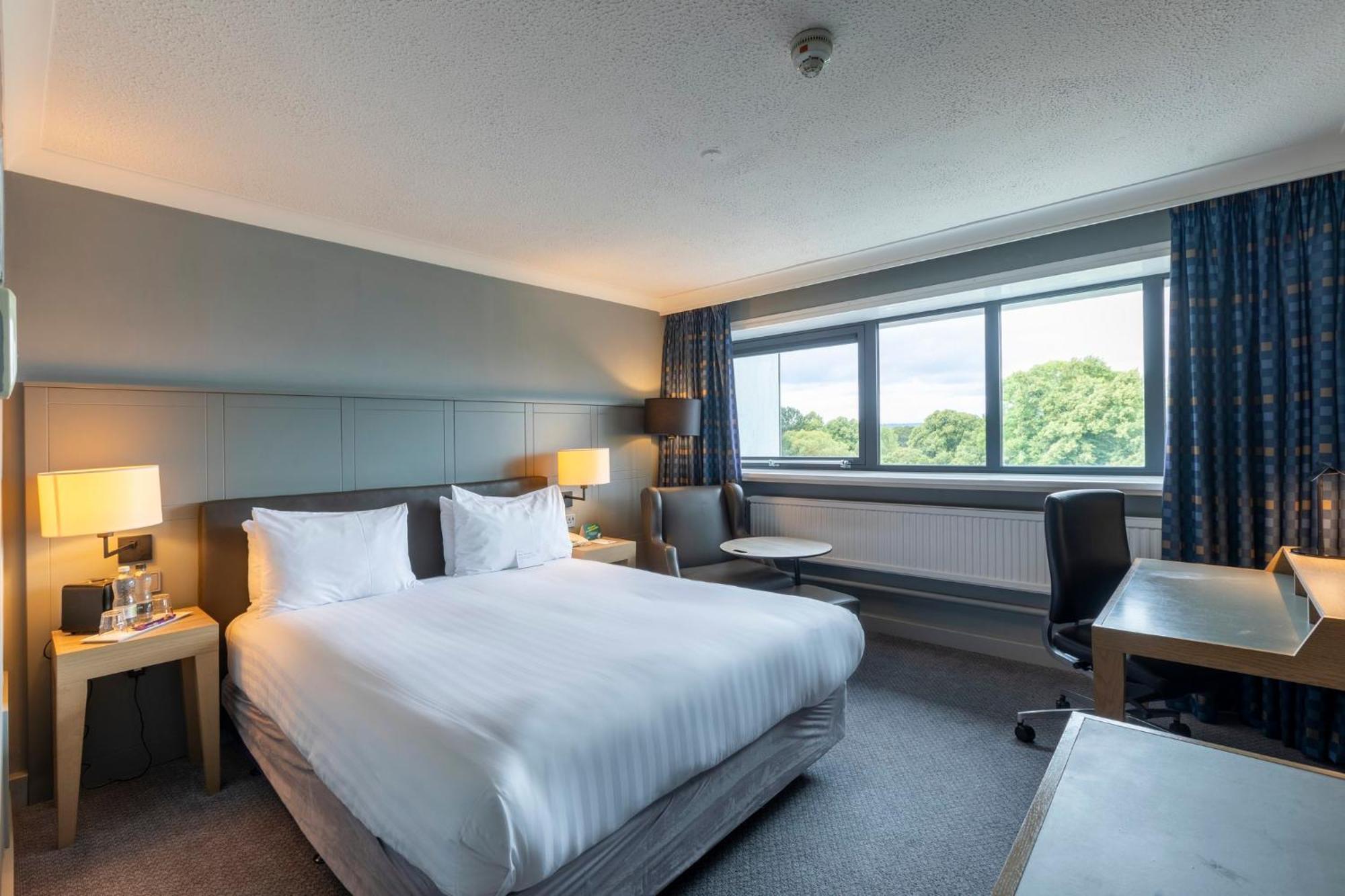 Holiday Inn Cardiff City By Ihg Exteriör bild